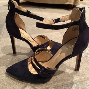Nine West Navy Pumps. Size 5.5 worn once